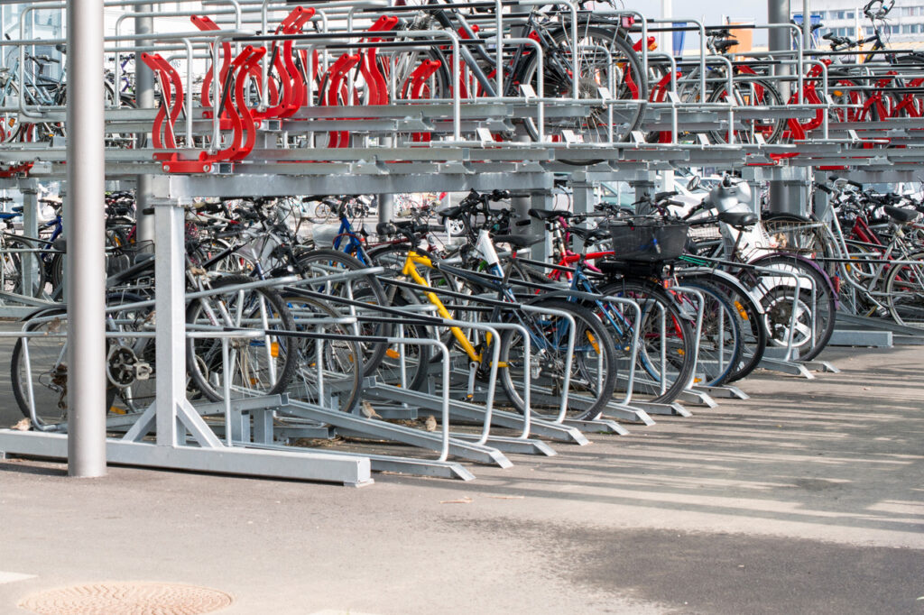 Stellplätze für Fahrräder im Fahrradparkhaus
